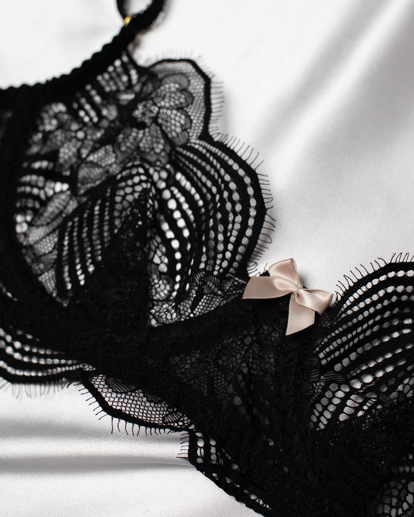 Handmade Black Eyelash Lace Wire Bra – Customized Fit & Luxury Detail